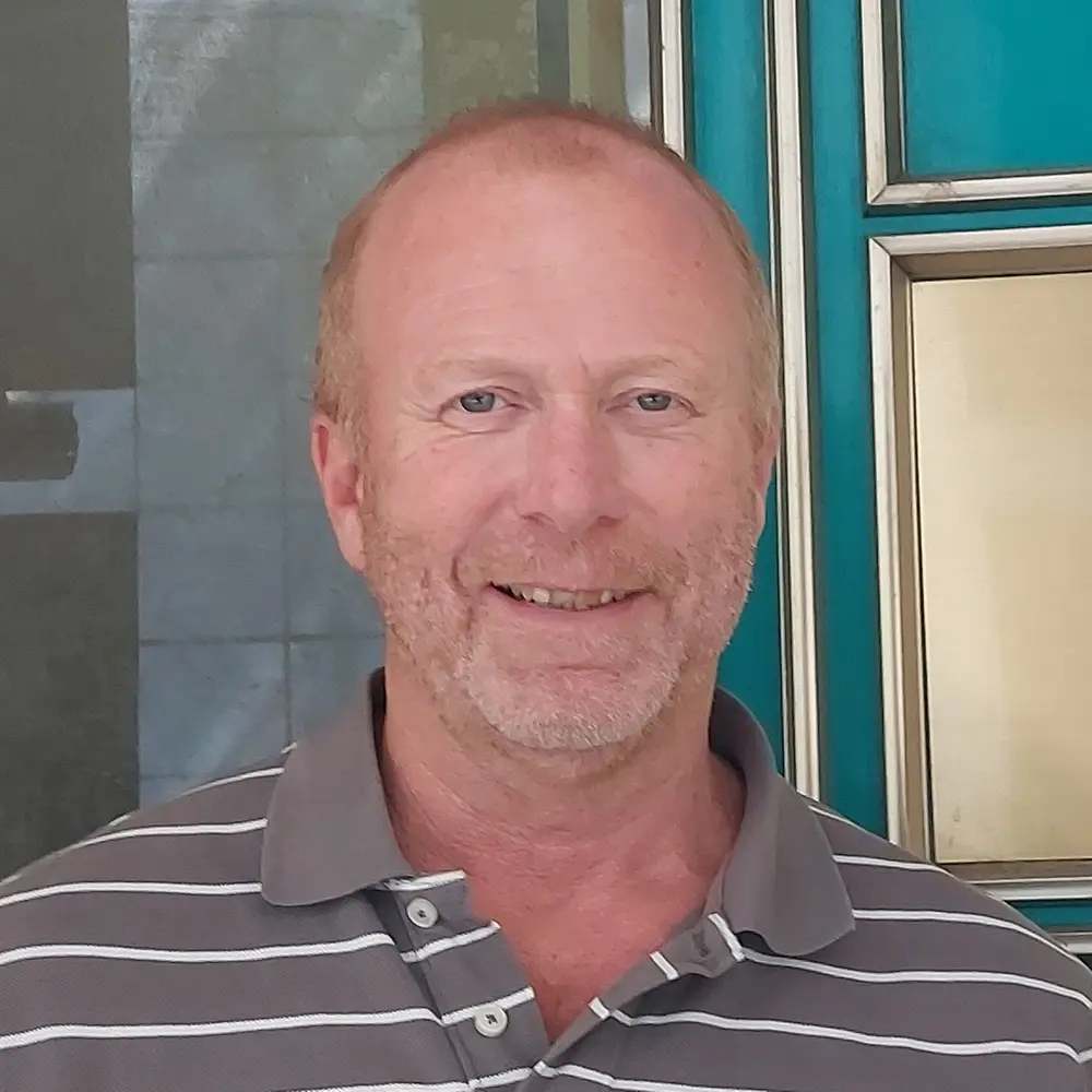 Porträtfoto von Holger Endres, Engineer PD Packaging Coatings Adhesive Technologies bei Henkel