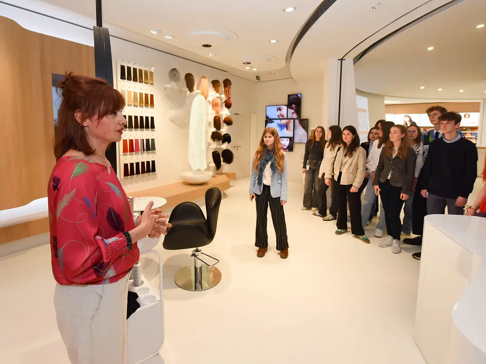 
Die Teilnehmenden im Showroom des Lighthouse