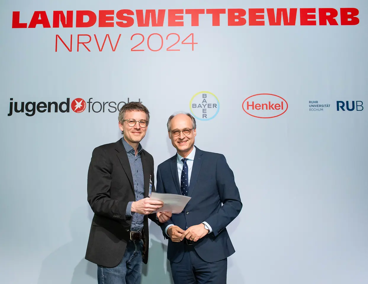 1869-henkel-cc-jugend-forscht-21-03-2024-preisverleihung