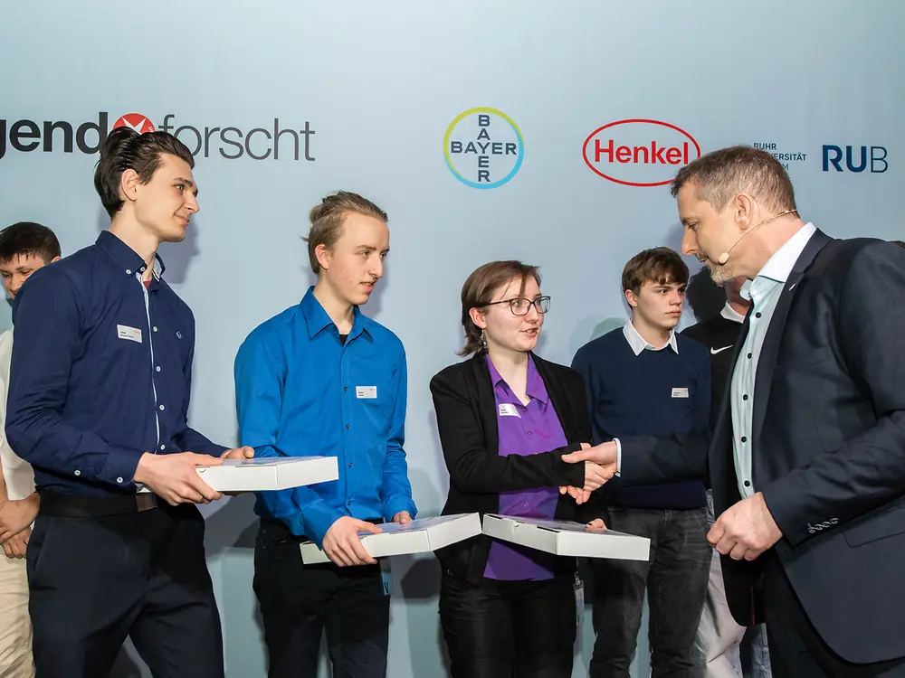 2058-henkel-cc-jugend-forscht-21-03-2024-preisverleihung