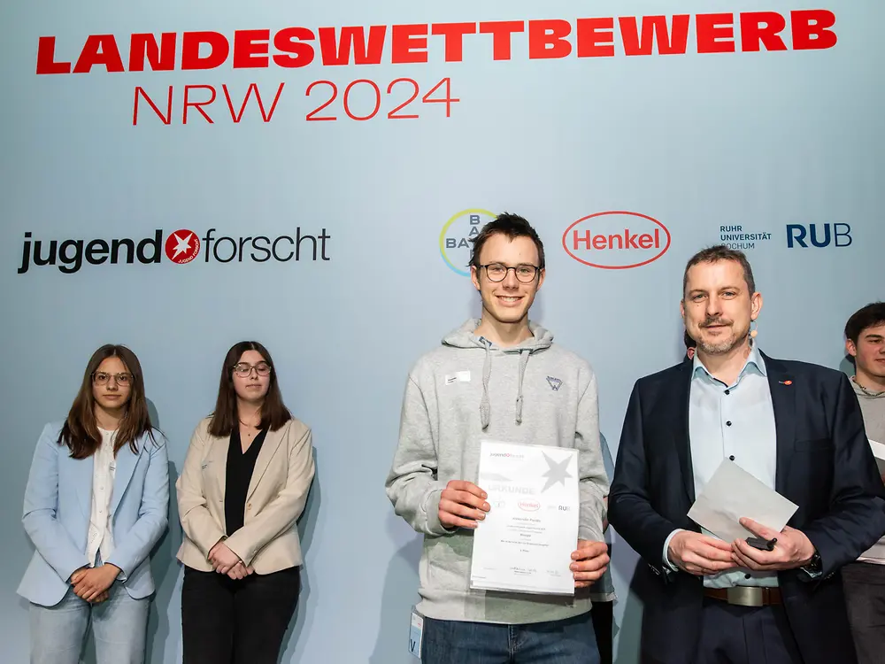 2222-henkel-cc-jugend-forscht-21-03-2024-preisverleihung