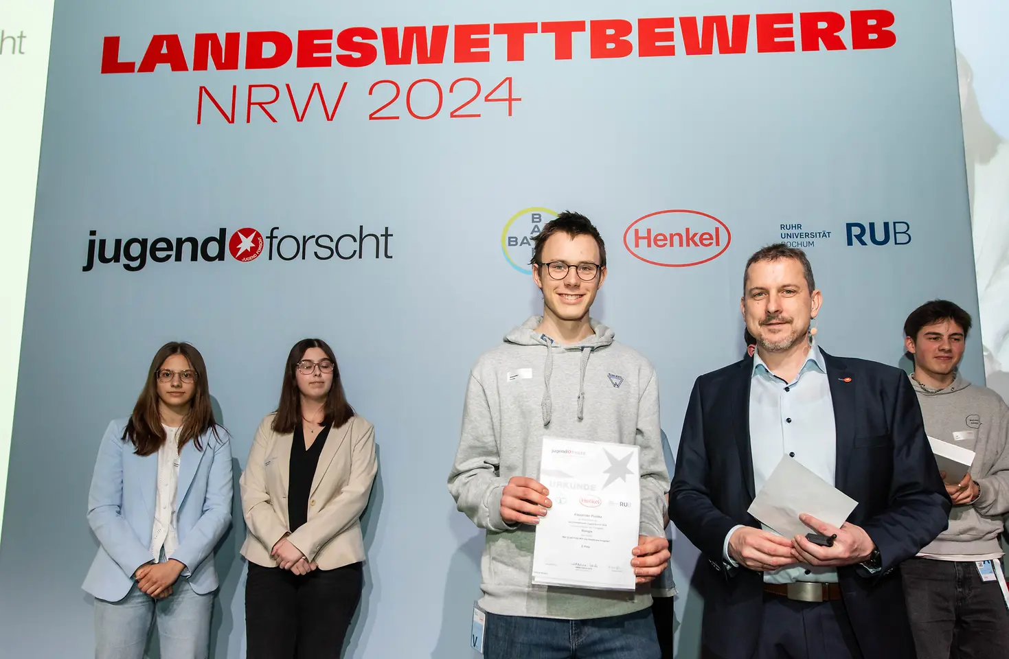 2222-henkel-cc-jugend-forscht-21-03-2024-preisverleihung