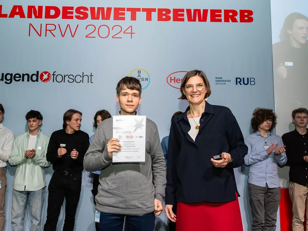 2339-henkel-cc-jugend-forscht-21-03-2024-preisverleihung