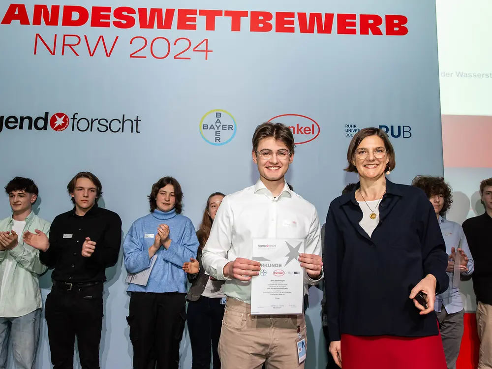 2364-henkel-cc-jugend-forscht-21-03-2024-preisverleihung