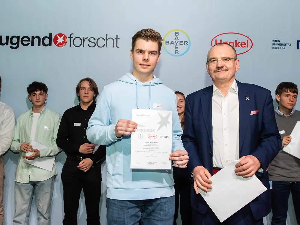 2398-henkel-cc-jugend-forscht-21-03-2024-preisverleihung
