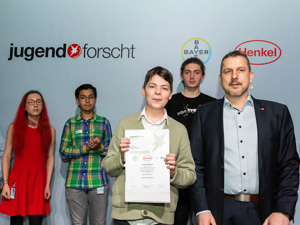 2404-henkel-cc-jugend-forscht-21-03-2024-preisverleihung