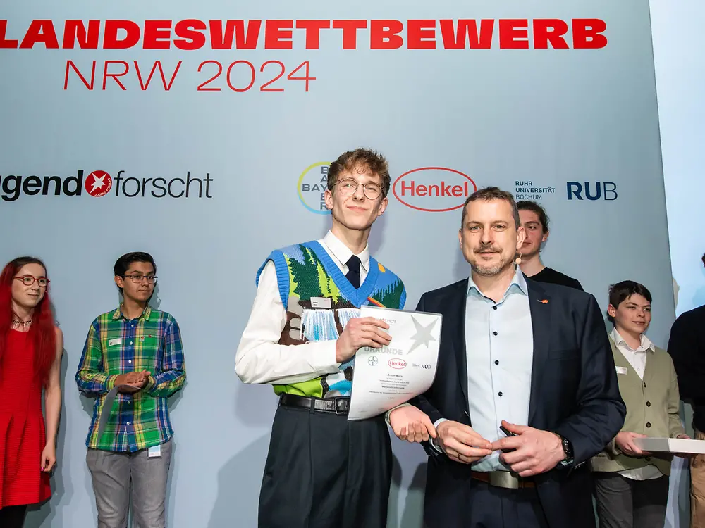 2453-henkel-cc-jugend-forscht-21-03-2024-preisverleihung