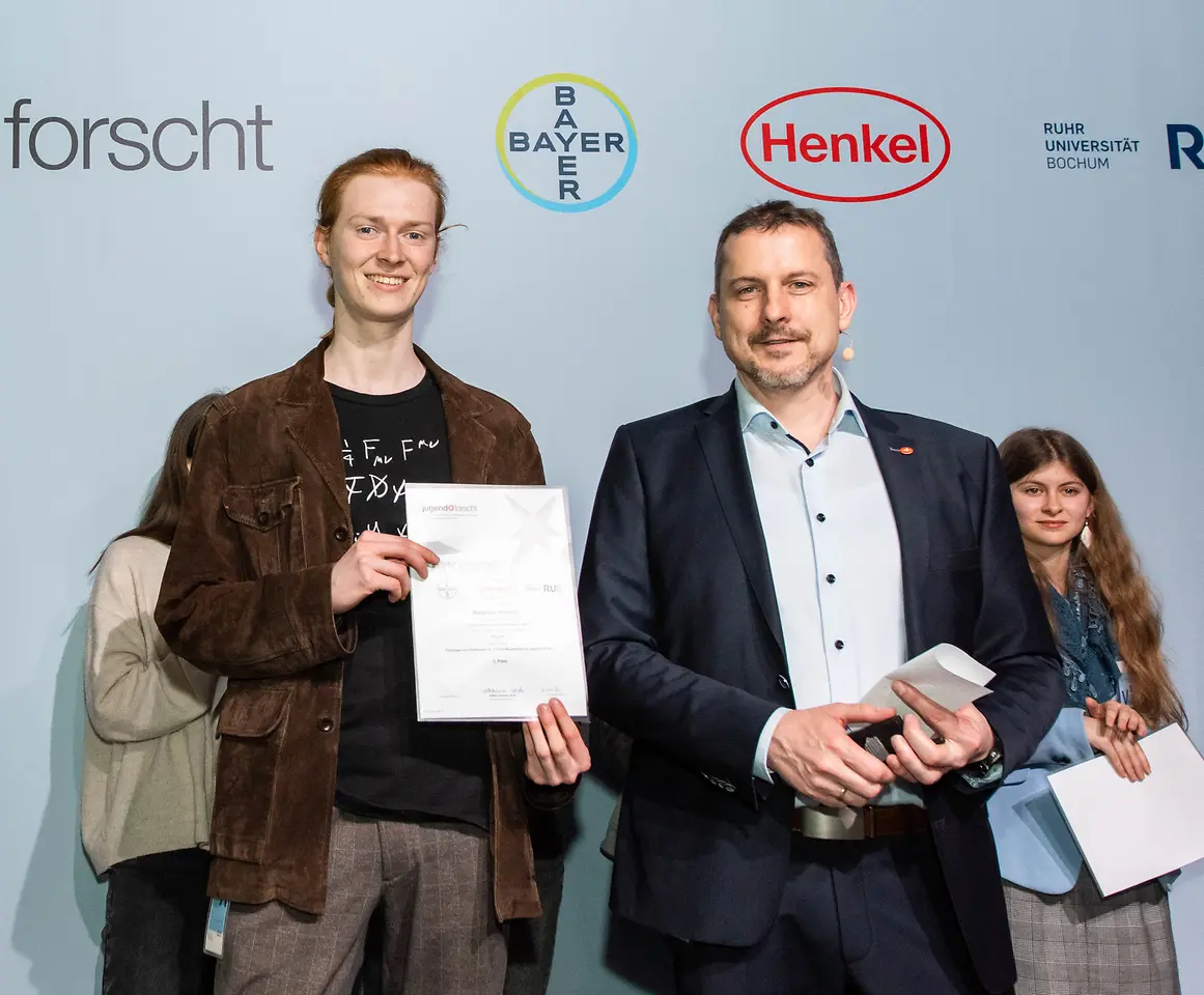2502-henkel-cc-jugend-forscht-21-03-2024-preisverleihung