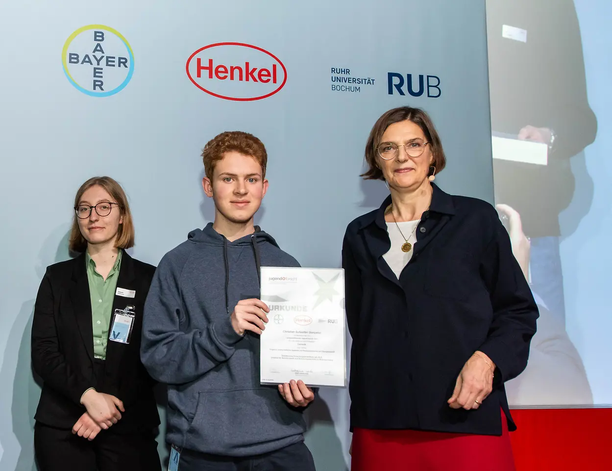 2564-henkel-cc-jugend-forscht-21-03-2024-preisverleihung
