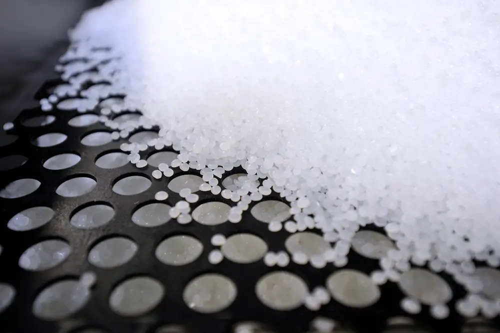 
Henkel und Synthomer schließen Partnerschaft zur Reduzierung von CO₂-Emissionen in der Klebstoffherstellung.
