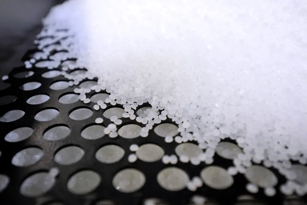 
Henkel und Synthomer schließen Partnerschaft zur Reduzierung von CO₂-Emissionen in der Klebstoffherstellung.