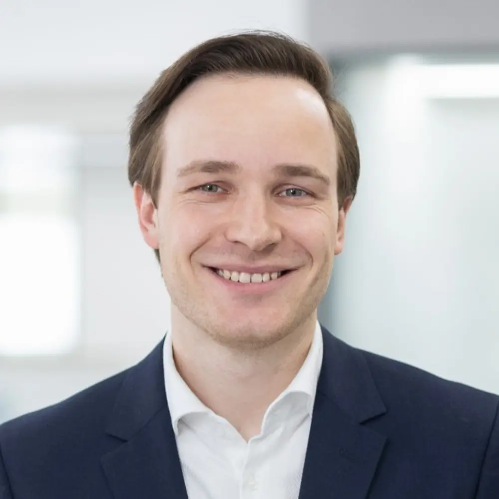Ein Portraitfoto von Steffen Hünker, Manager für Public Affairs & Governmental Relations bei Henkel